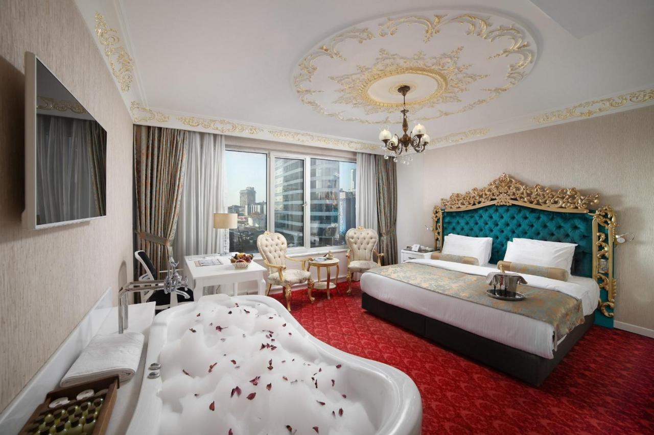 Otel White Monarch